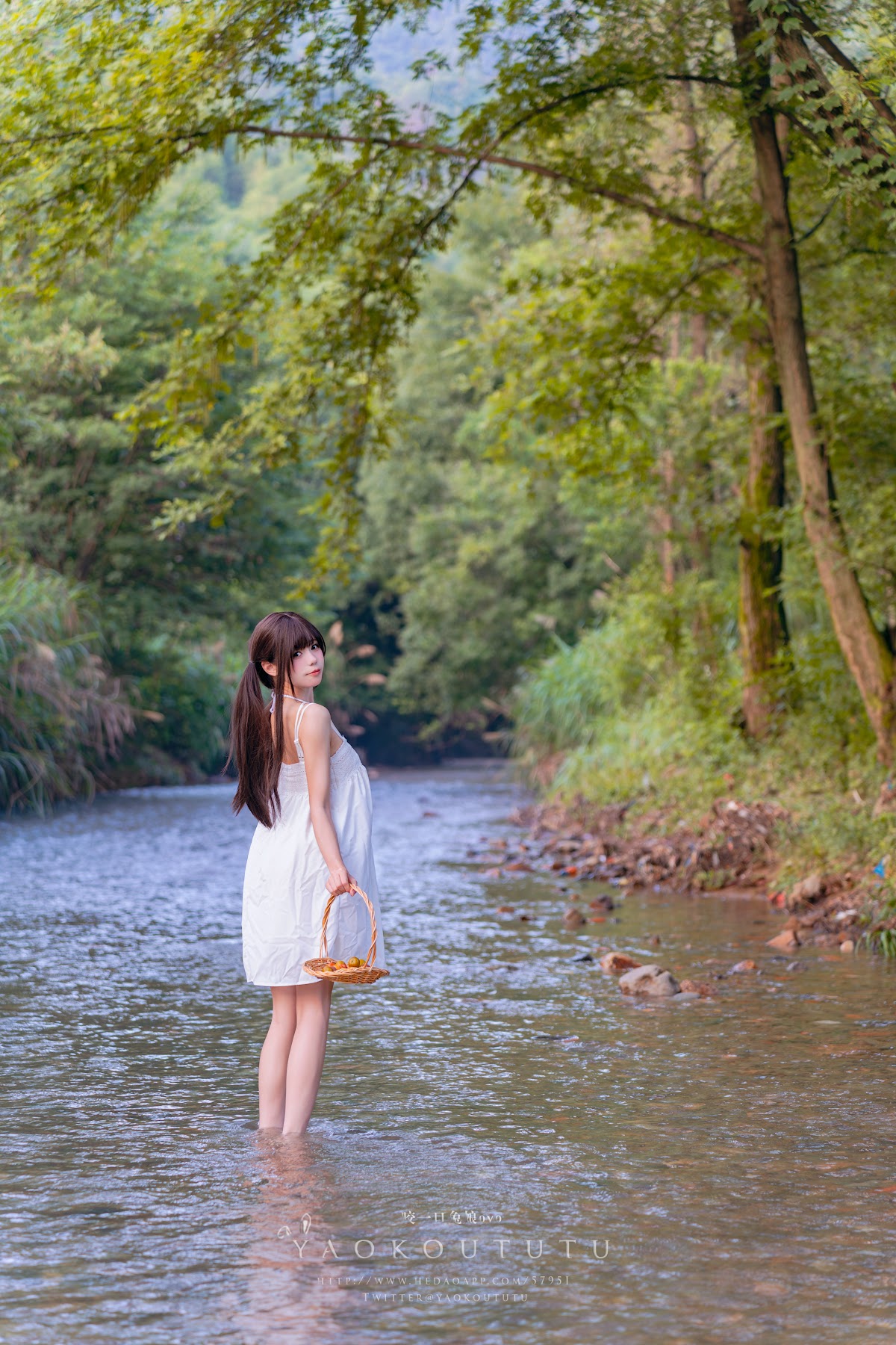 Coser@黏黏团子兔 – 八月订阅『溯溪之夏』& 恋爱循环 - P2