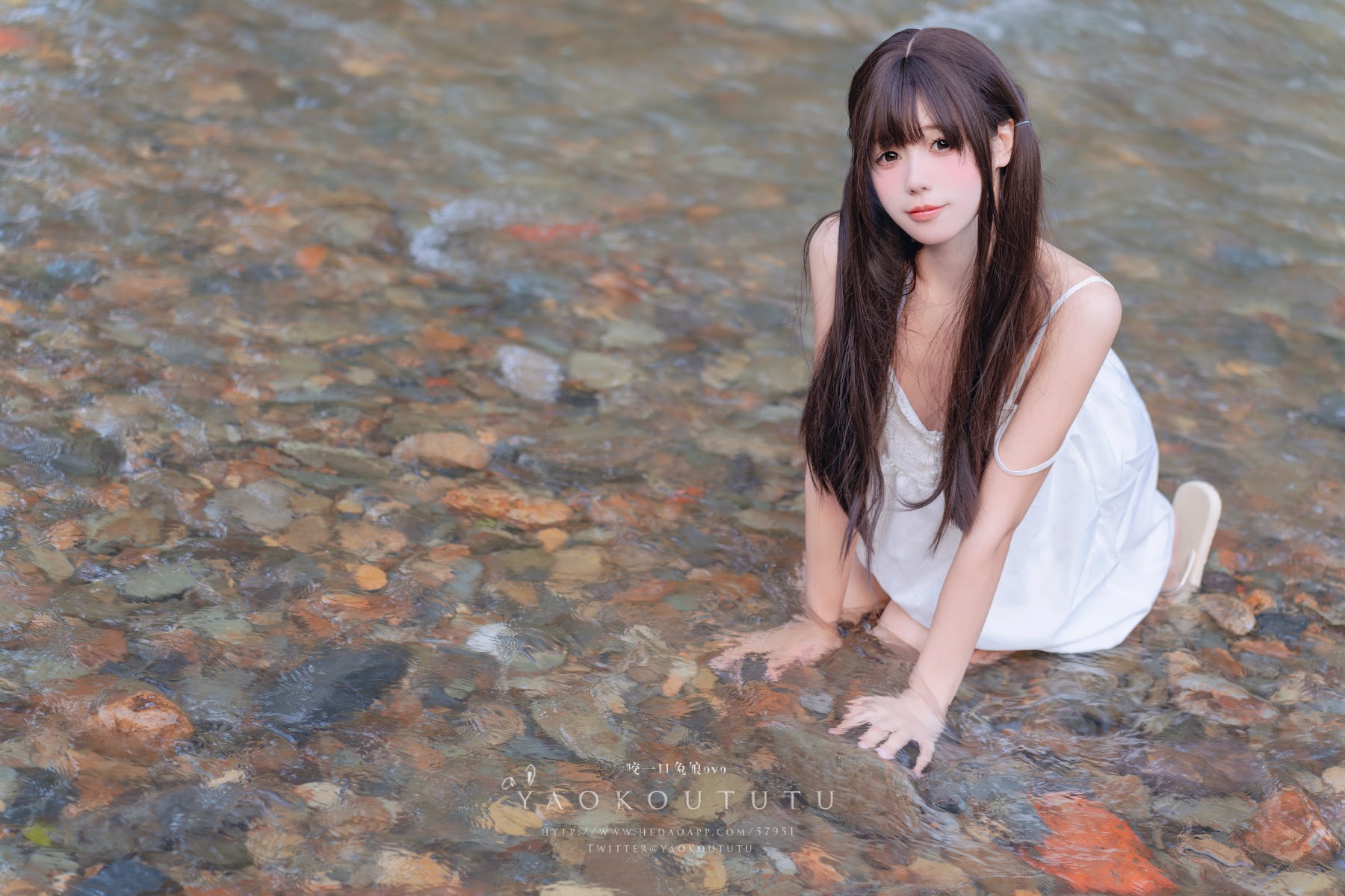 Coser@黏黏团子兔 – 八月订阅『溯溪之夏』& 恋爱循环 - P30