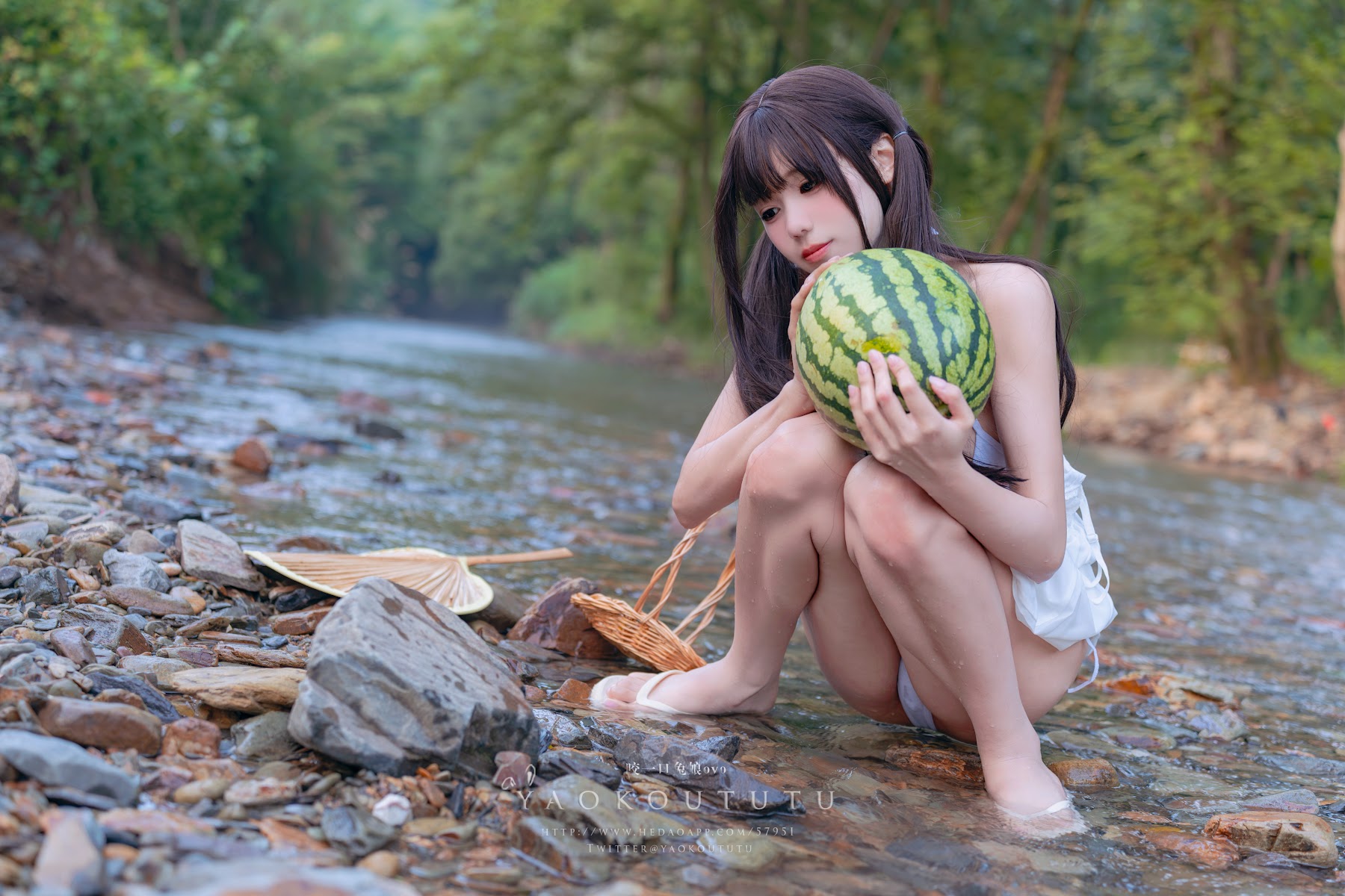 Coser@黏黏团子兔 – 八月订阅『溯溪之夏』& 恋爱循环 - P38