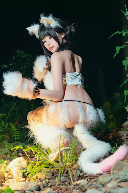 Coser@黏黏团子兔 – 八月订阅『狐灵』& LIKEY