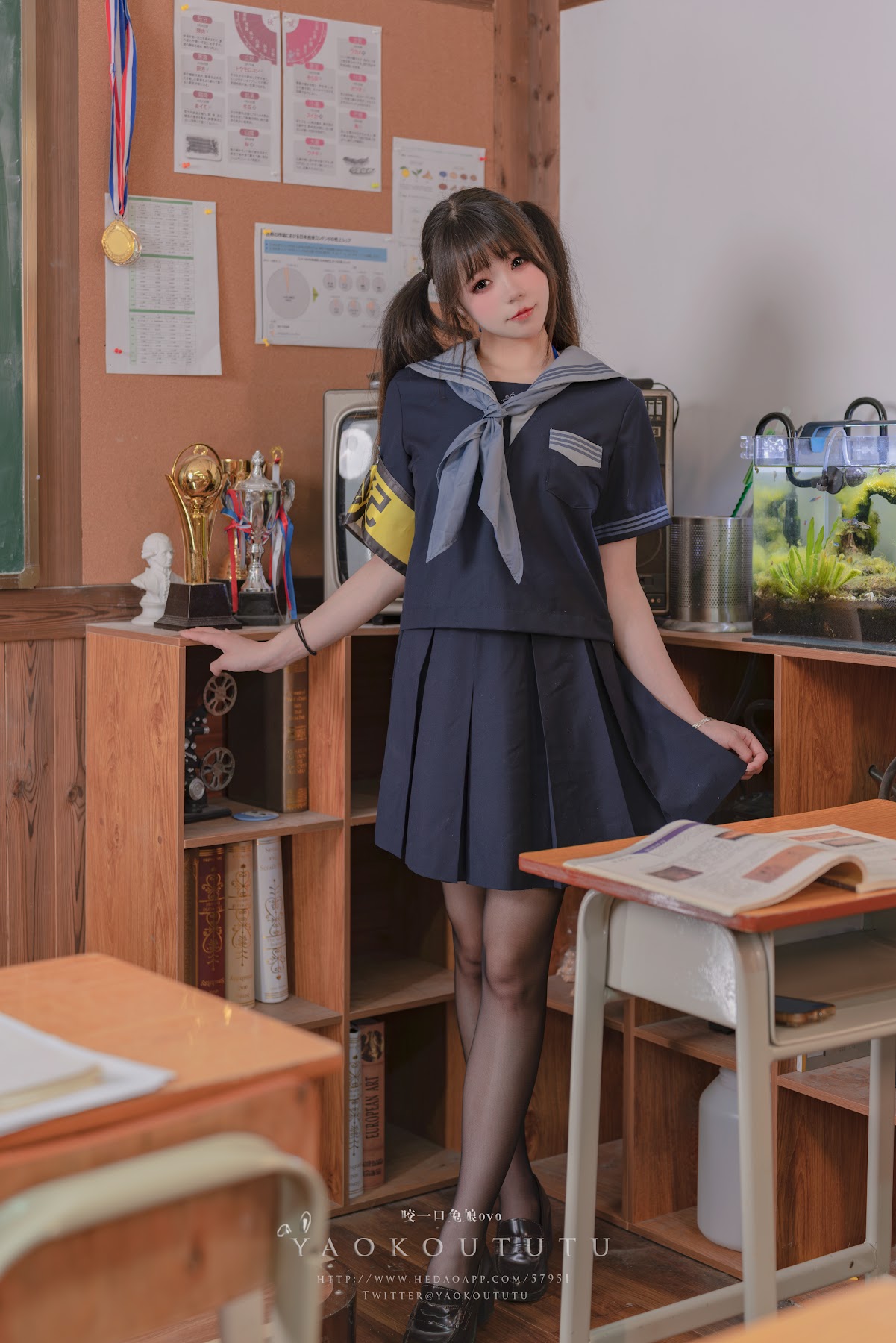 Coser@黏黏团子兔 – 六月订阅『学生会长竞选中』脸红的思春期 - P12