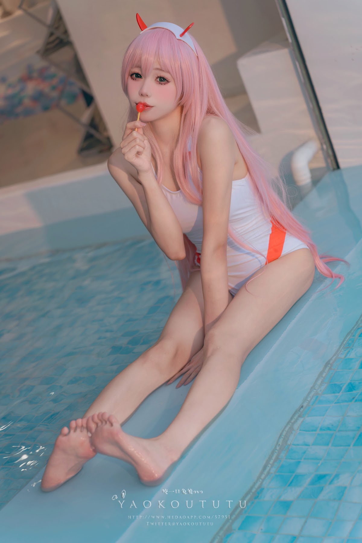 Coser@黏黏团子兔 – 国家队02泳装Pretty - P13