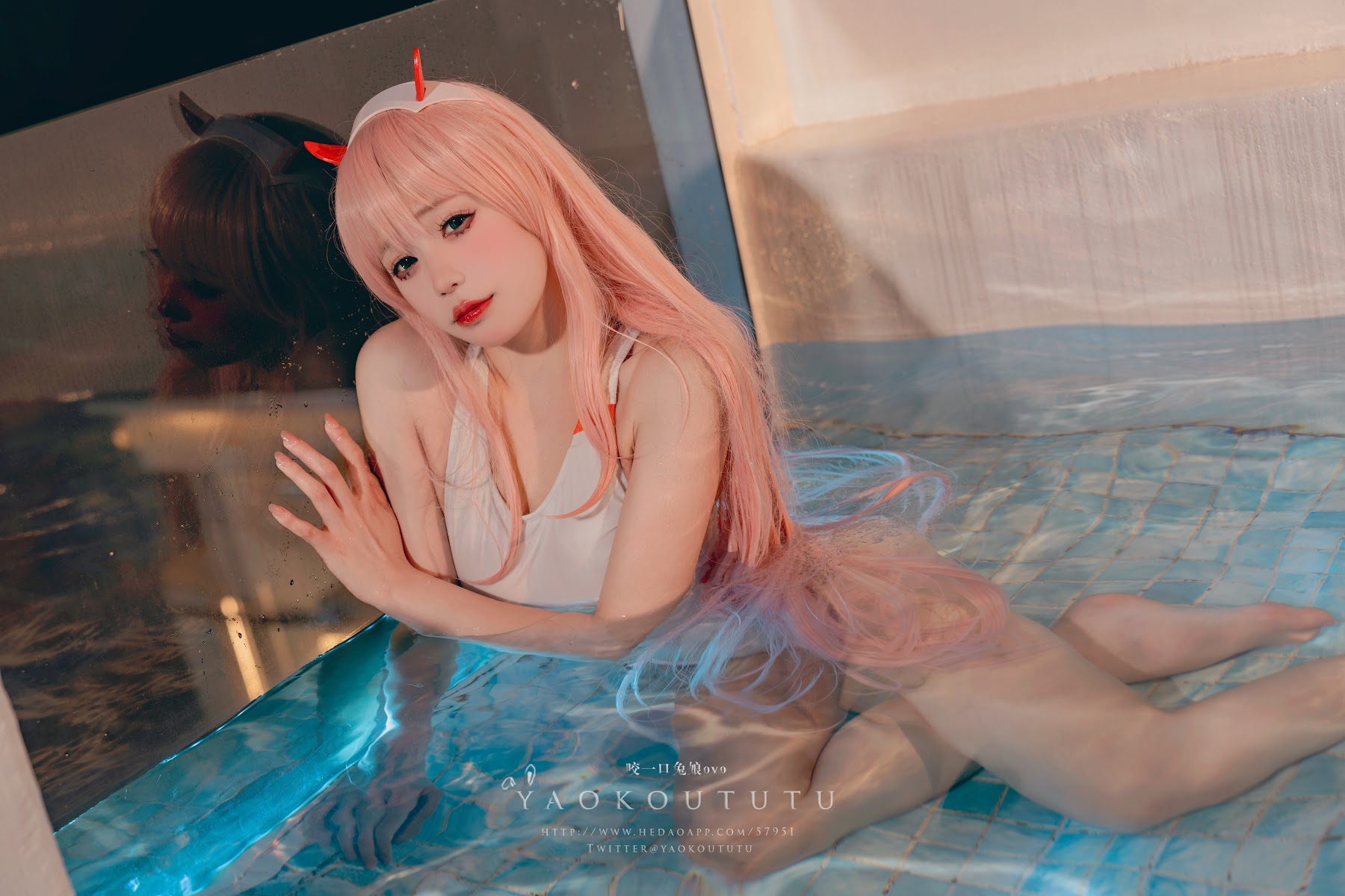 Coser@黏黏团子兔 – 国家队02泳装Pretty - P25