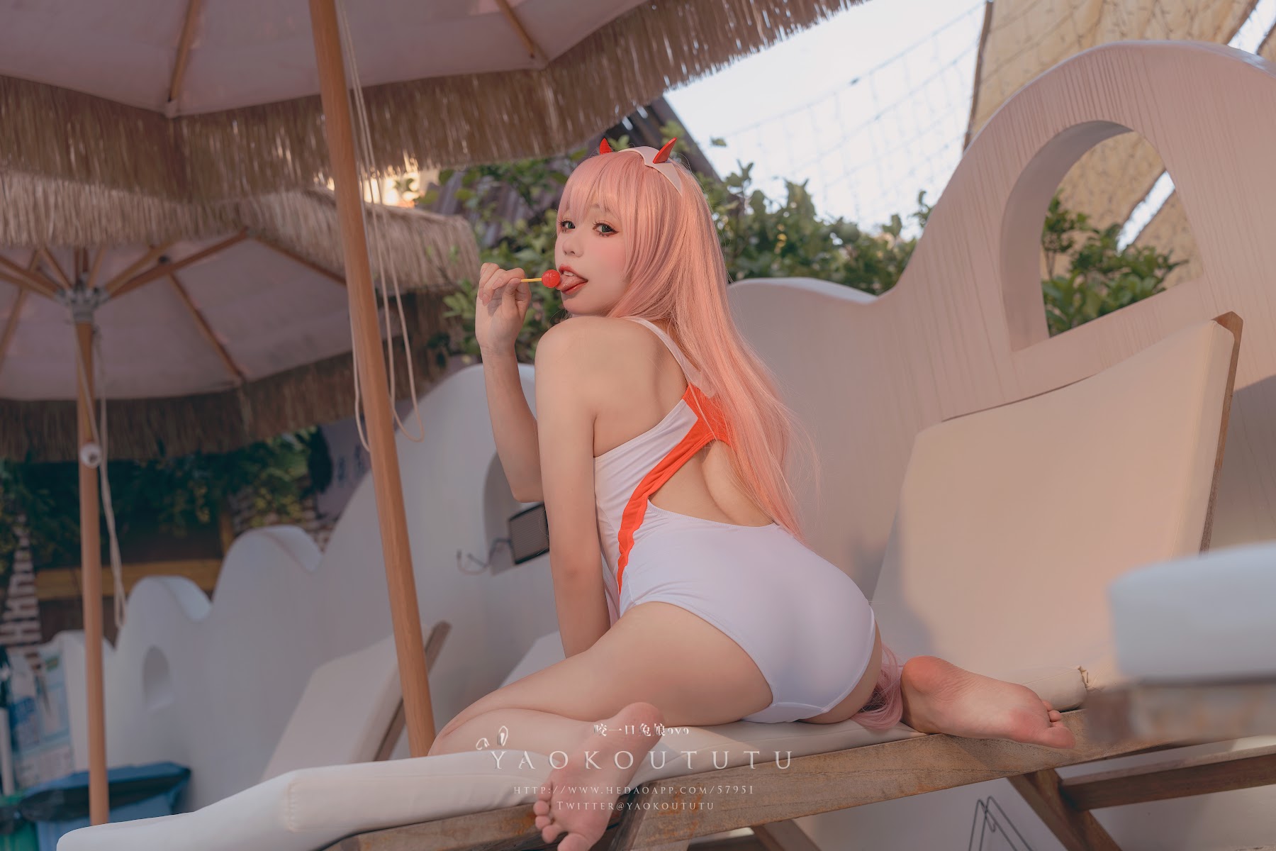 Coser@黏黏团子兔 – 国家队02泳装Pretty - P58