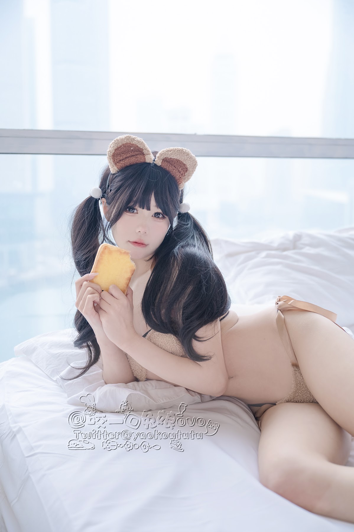 Coser@黏黏团子兔 – 小熊睡衣 - P12