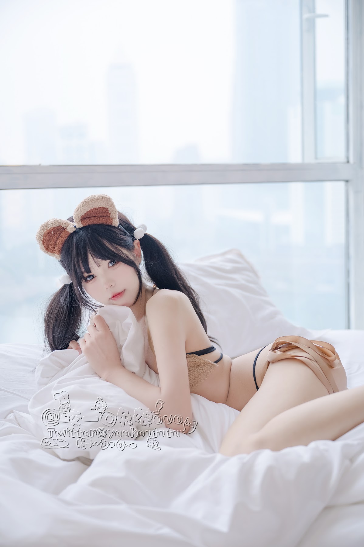 Coser@黏黏团子兔 – 小熊睡衣 - P13