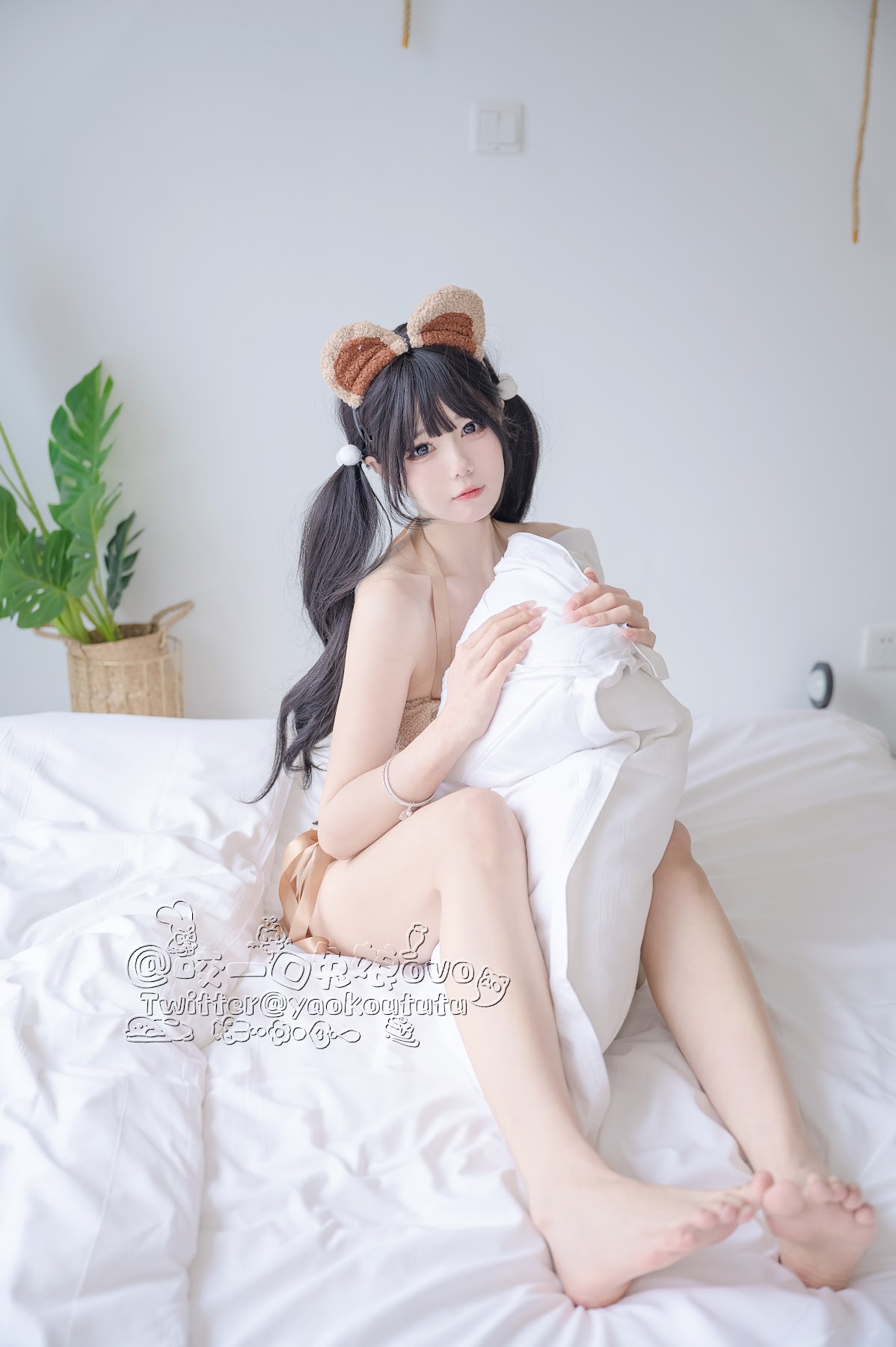 Coser@黏黏团子兔 – 小熊睡衣 - P1