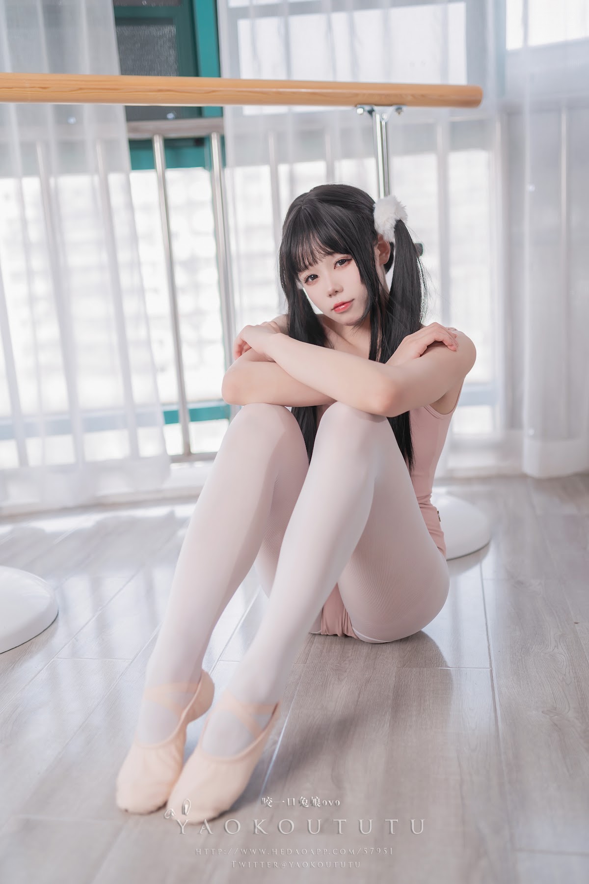 Coser@黏黏团子兔 – 来不及的舞蹈课 - P18