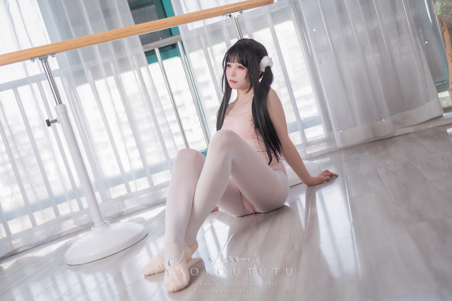 Coser@黏黏团子兔 – 来不及的舞蹈课 - P19