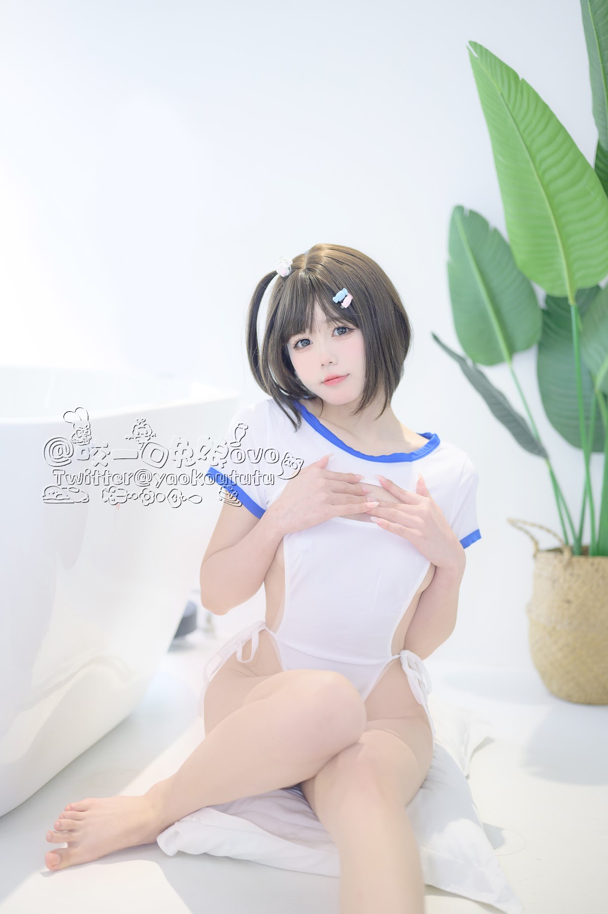 Coser@黏黏团子兔 – 纯白欲缸 - P18