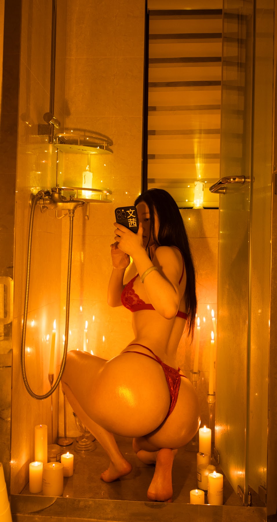 文茜cool – 浴室秀美臀 - P18