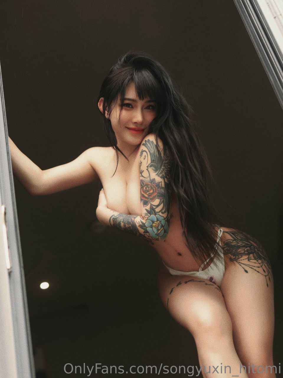 宋昱欣Hitomi – OF私拍 童颜巨臀网红脸A4腰 - P80