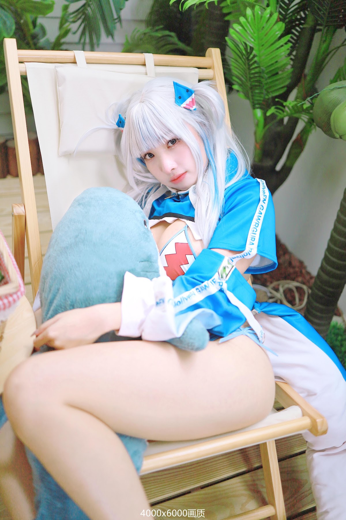 Coser@慕慕Momo – 鲨鱼制服 Gura - P4
