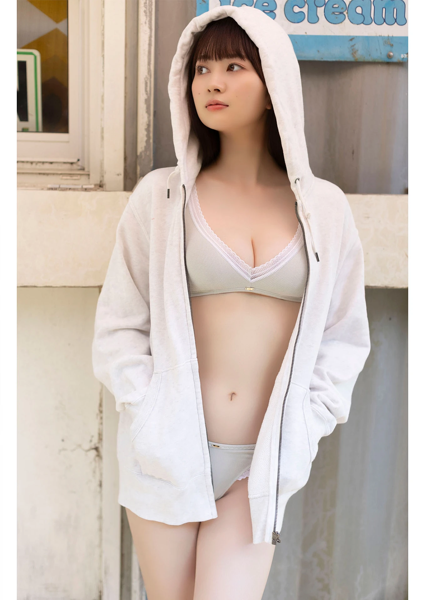 Yuna Ego 江籠裕奈, 写真集 「Summertime Memories」 Set.02 - P18
