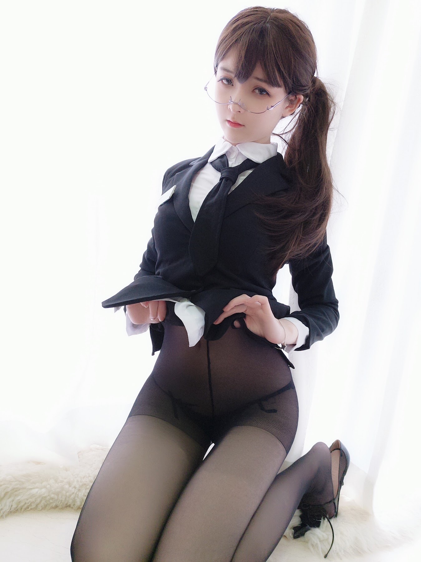 Coser@一小央泽 (yixiaoyangze) – 助理姐姐 - P1
