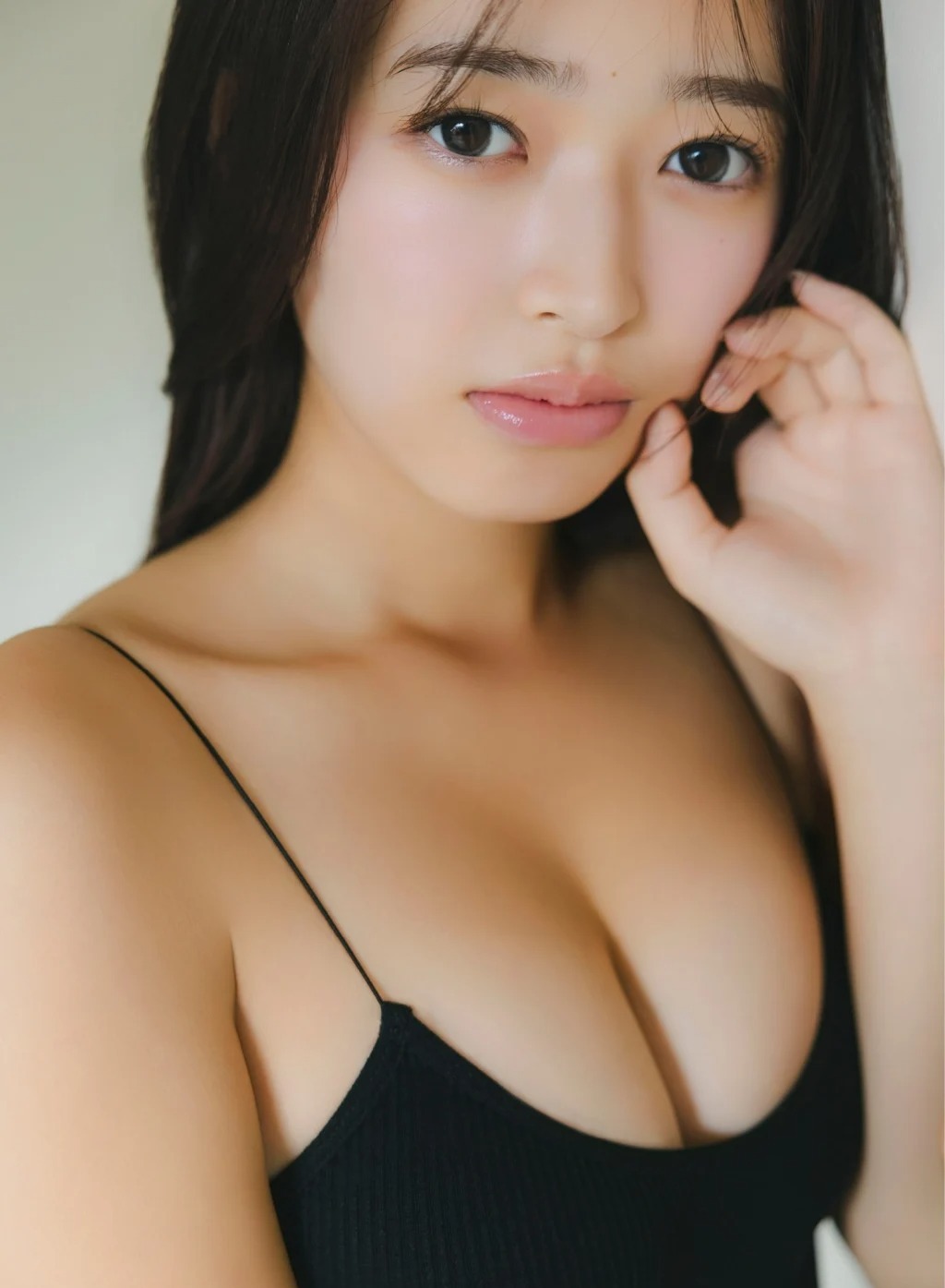 [JP] Kuroe Koharu (黒江こはる):【デジタル限定 YJ PHOTO BOOK】写真集「キラキラ輝く瞳」 (59 photos) - P5