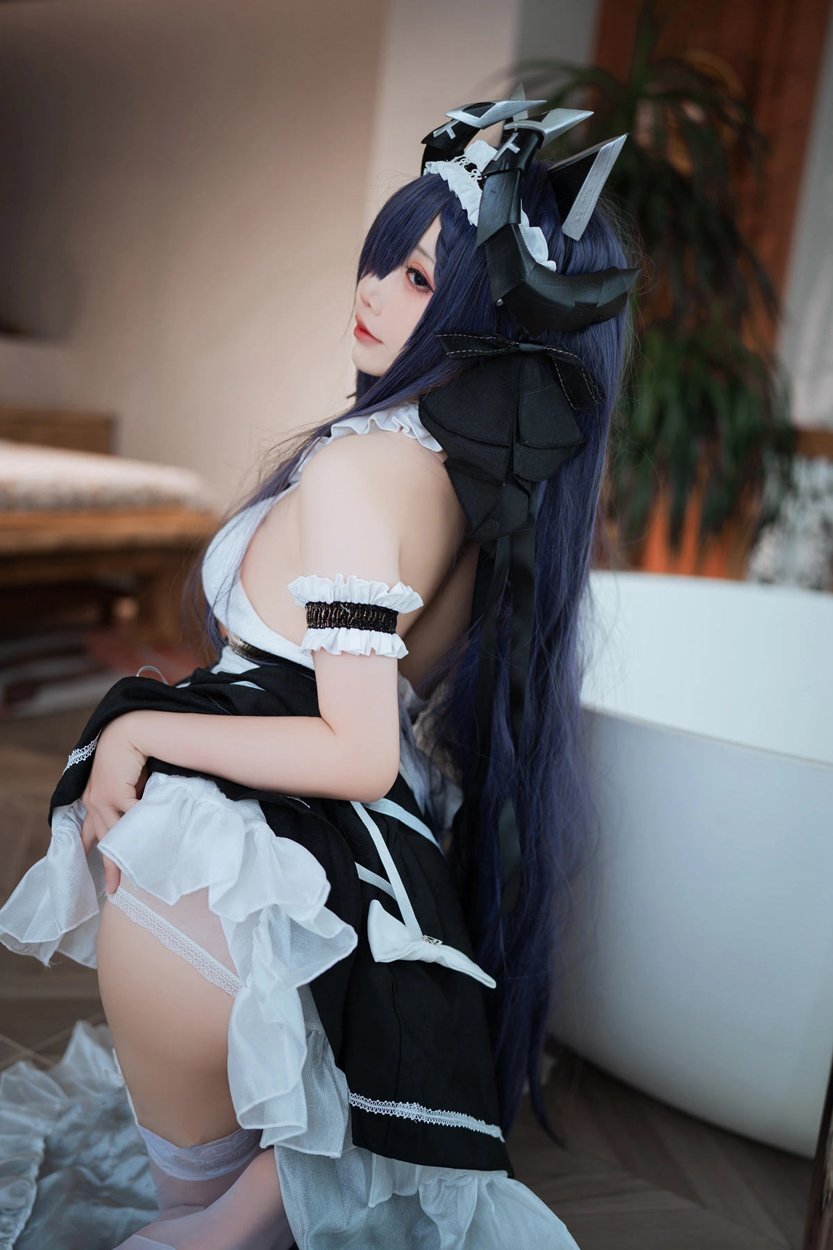 Cosplay 面饼仙儿 – 碧蓝航线 奥古斯特 女仆 – 公主连结Re：Dive 宵滨深月 - P35
