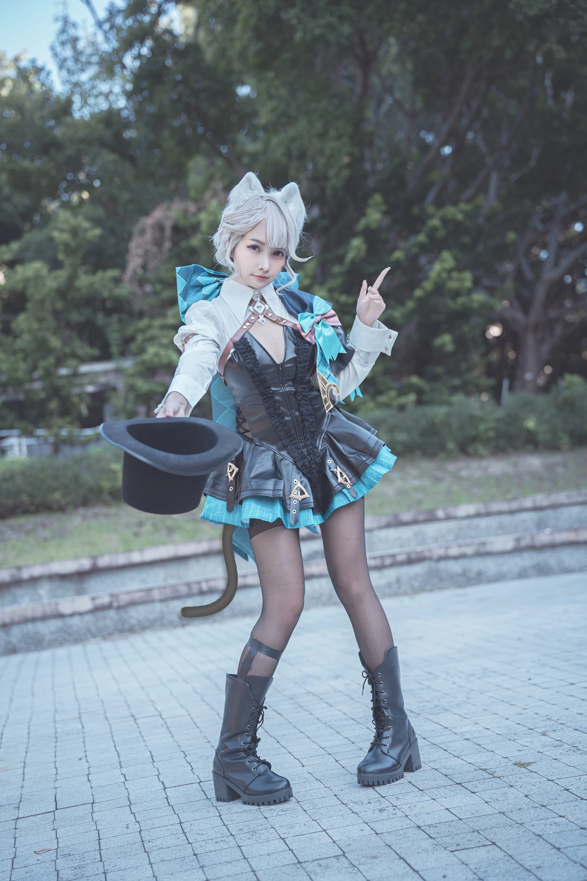 Cosplay 慕慕Momo – 聖女狩宴 御神子朱雀-傲嬌御姐全裸淫乳爆破！ - P8