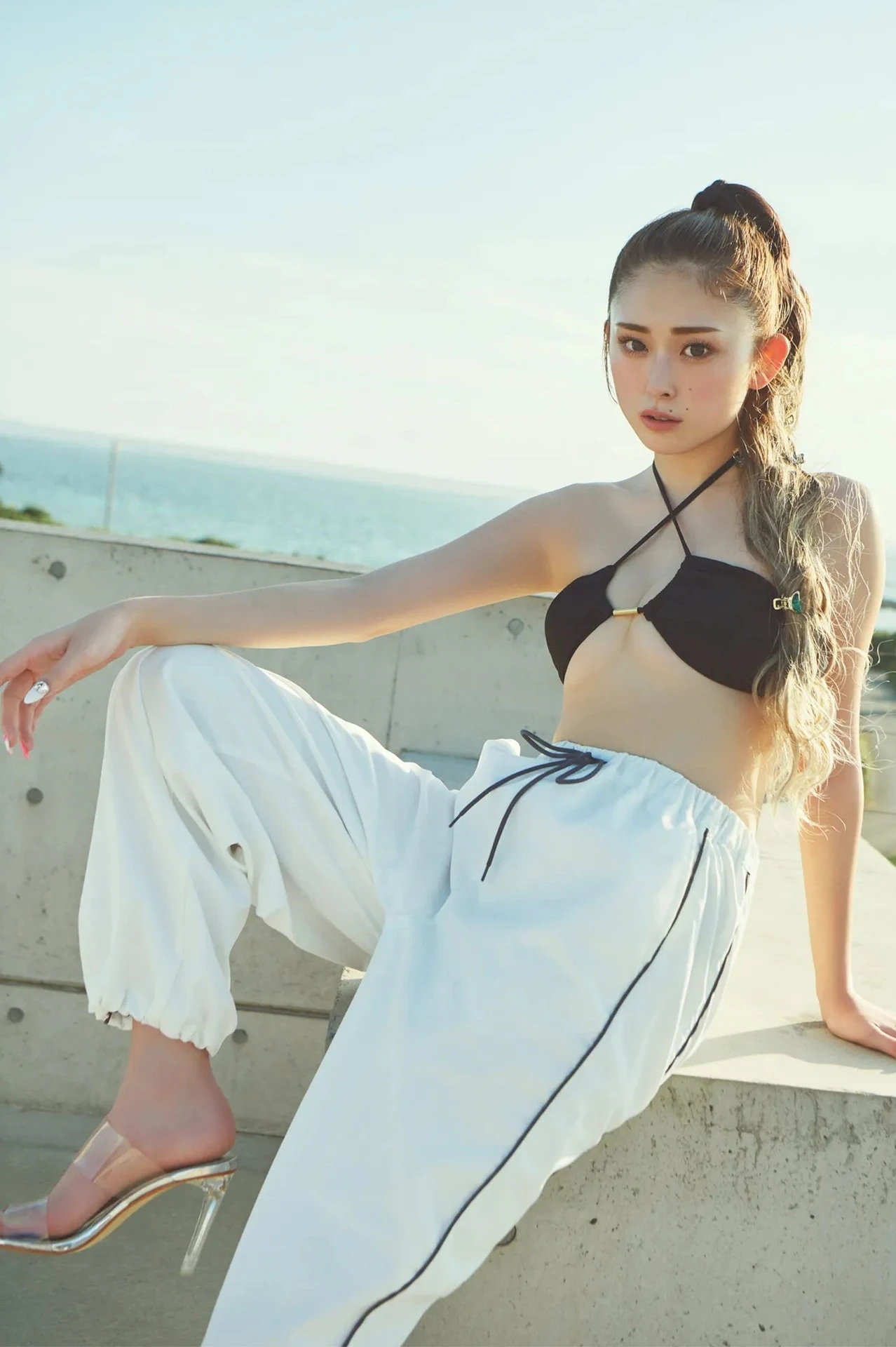 Yuuchami ゆうちゃみ, 2nd写真集 「ちゃみSummer オール未公開」 Set.04 - P1