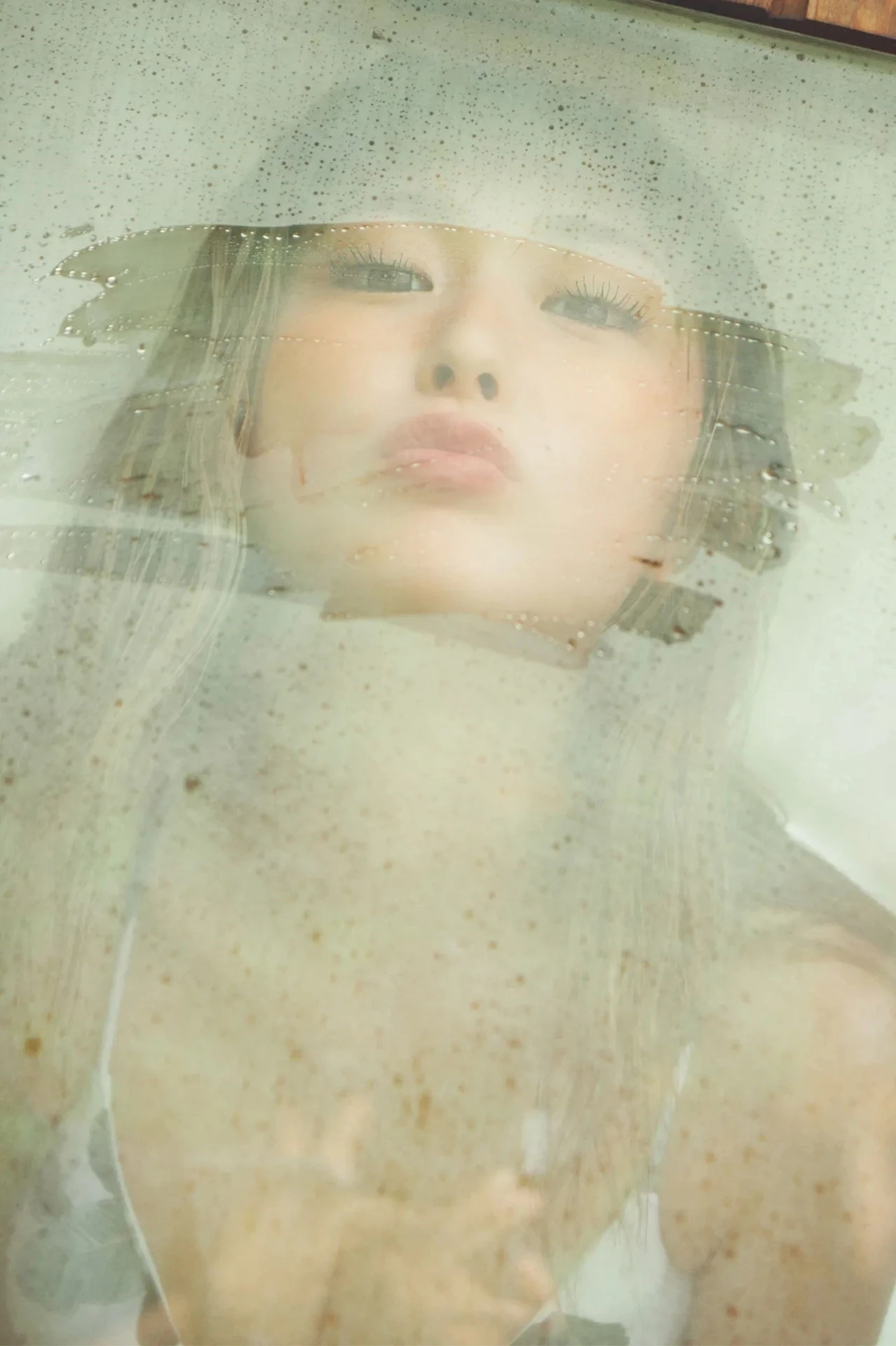 Yuuchami ゆうちゃみ, 2nd写真集 「ちゃみSummer オール未公開」 Set.04 - P26