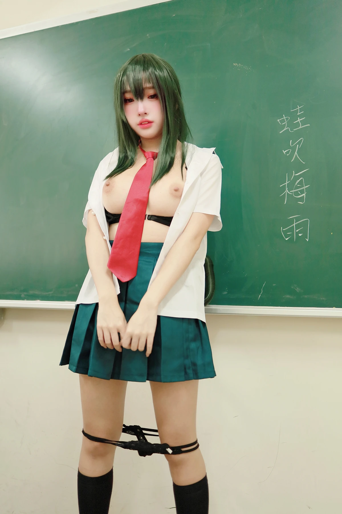 Cosplay 慕慕Momo – 剎那 Setsuna + 蛙吹梅雨 學生服 Asui Tsuyu - P9