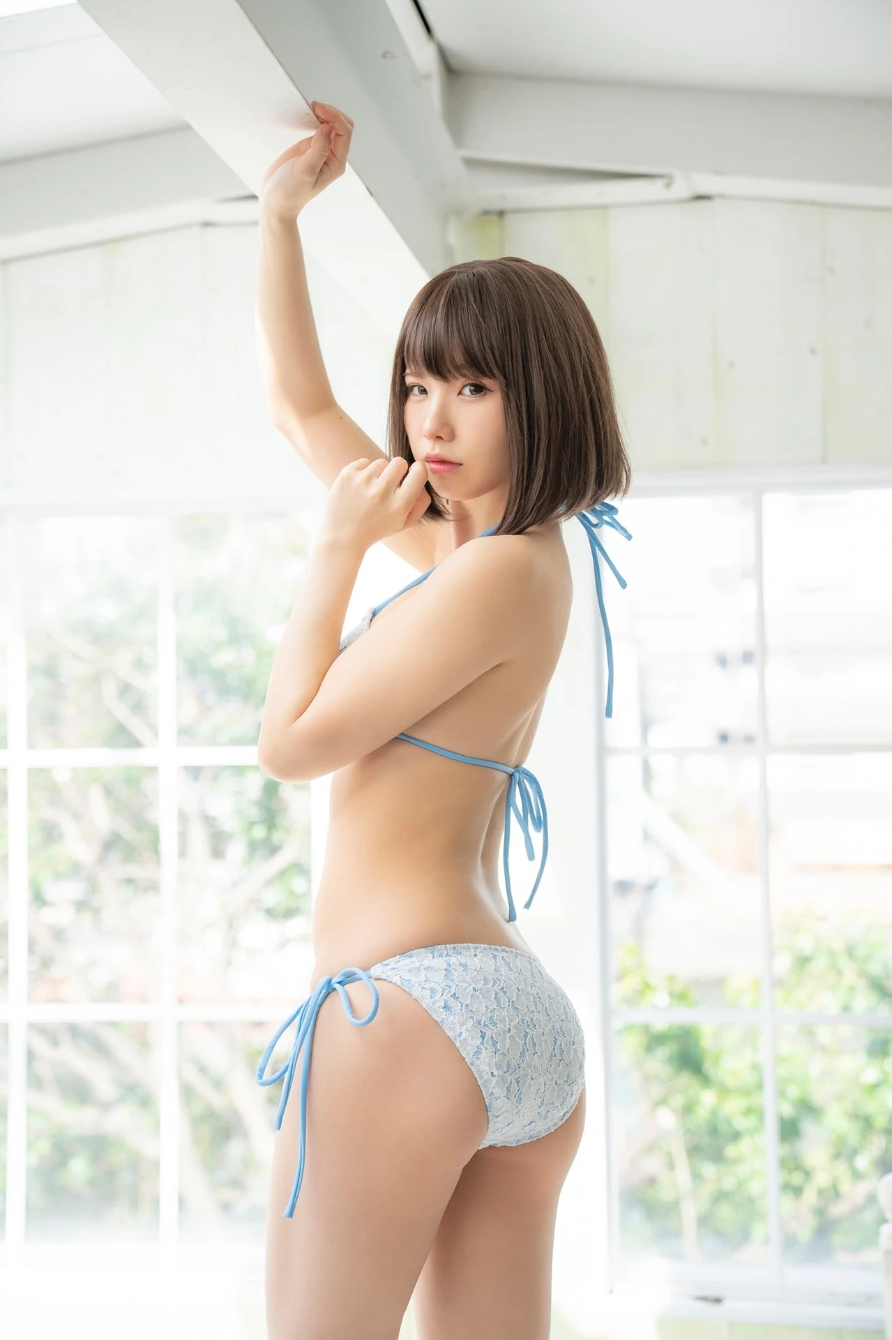 Enako えなこ, 月チャンデジグラ 「極彩色の乙女が目指した風景」 Set.02 - P22