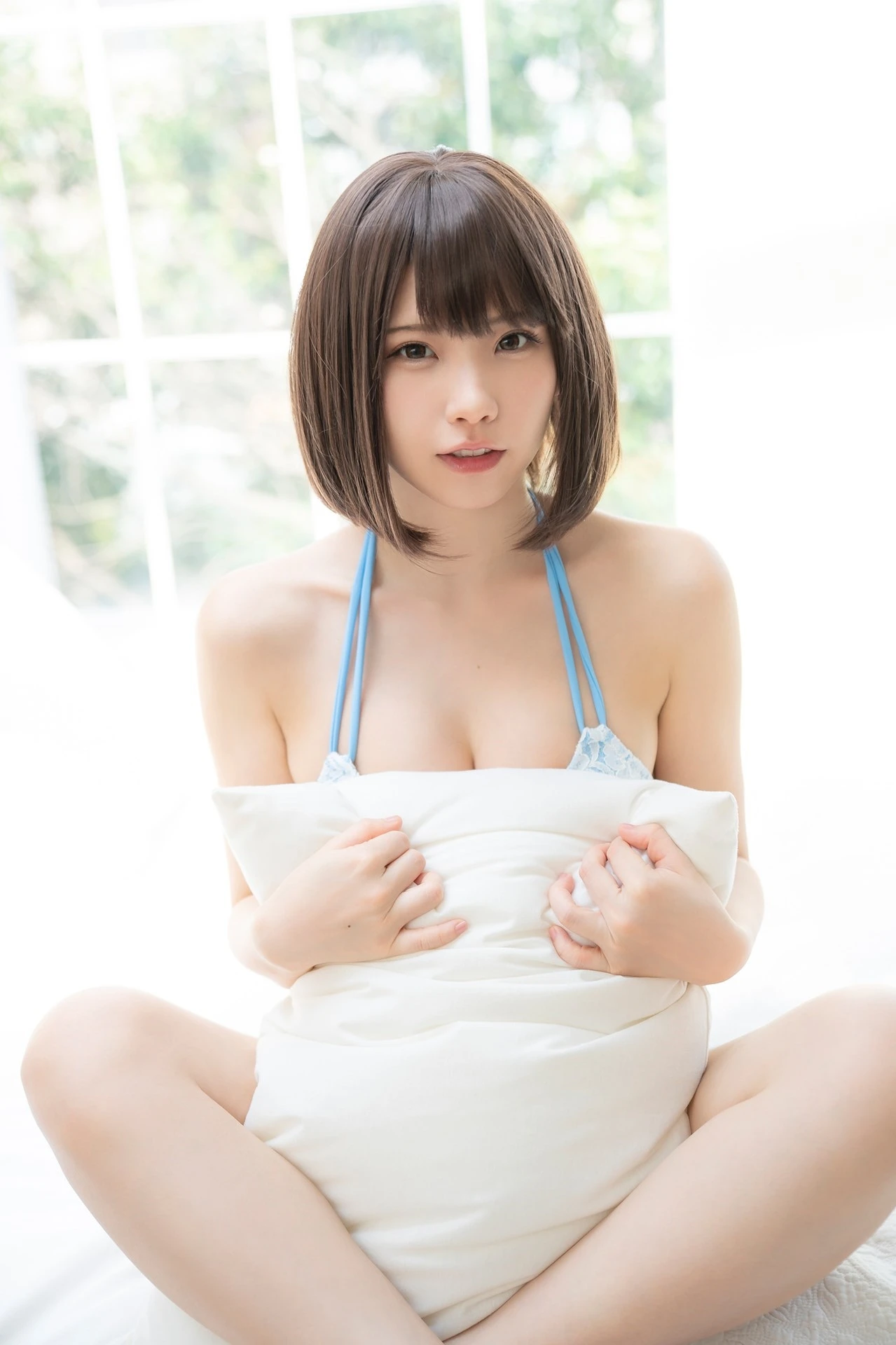 Enako えなこ, 月チャンデジグラ 「極彩色の乙女が目指した風景」 Set.02 - P29