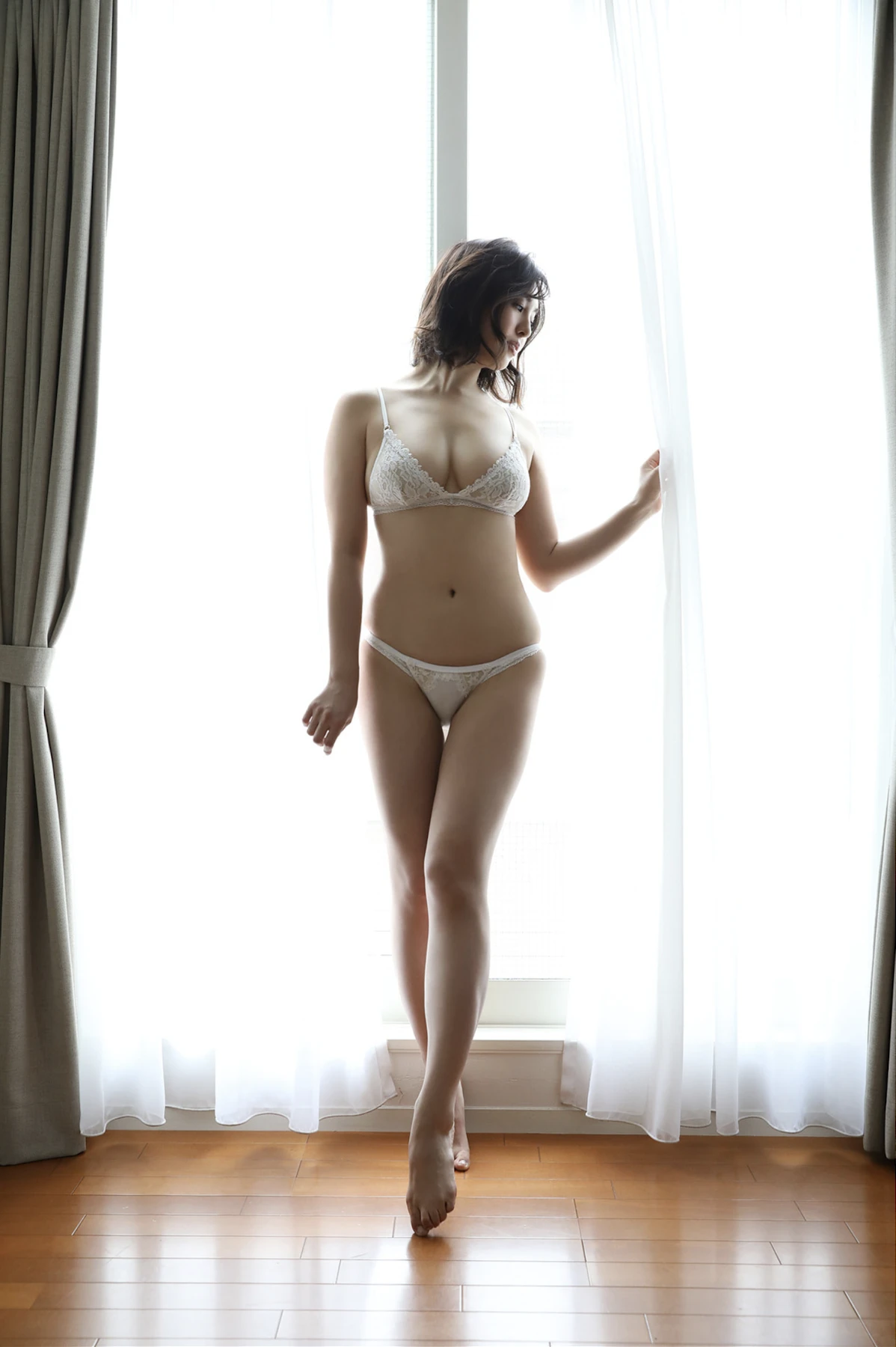 Iroha Yanagi 柳いろは, 写真集 「人妻のイ・ロ・ハ」 - P23