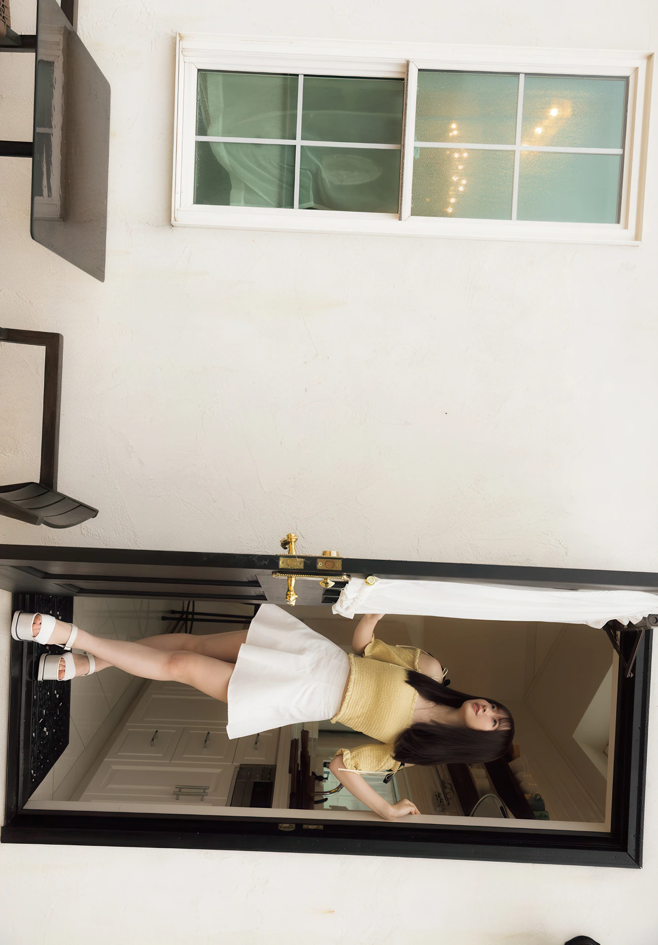 Emika Shirakami 白上咲花, 写真集 「Blooming」 Set.01 - P6