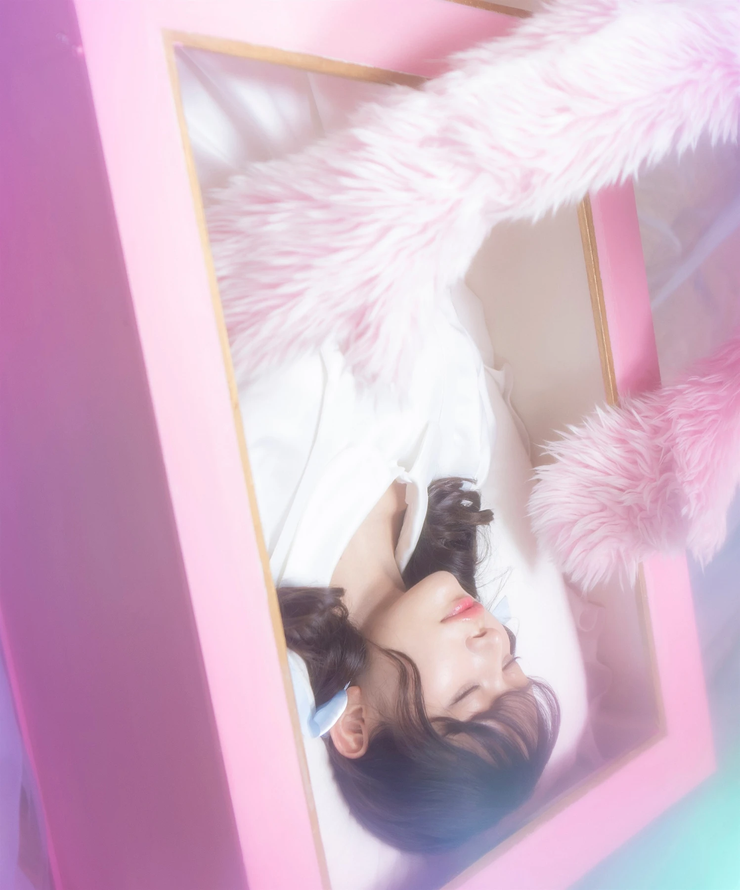 Sayaka Nitori 似鳥沙也加, 週プレ Photo Book 「好き好き好きずっと好き。」 Set.01 - P2
