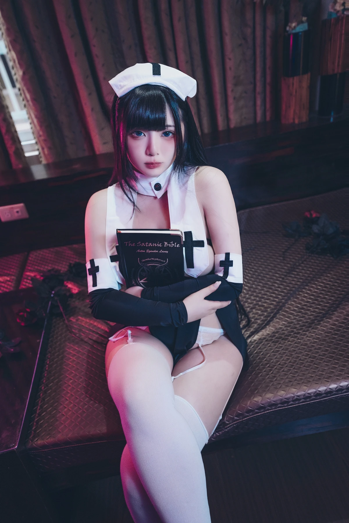 Cosplay 落落Raku – 修女与魔鬼 - P2