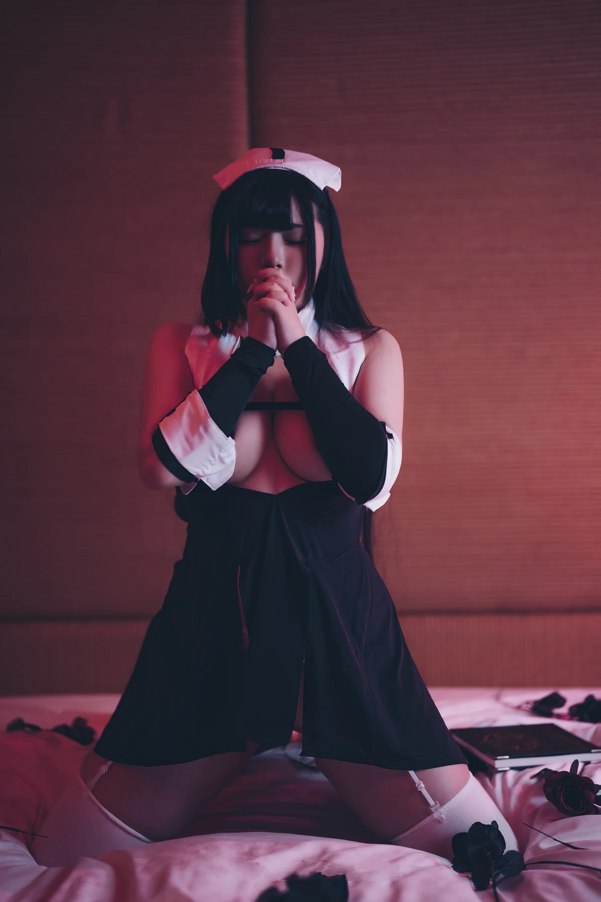 Cosplay 落落Raku – 修女与魔鬼 - P29