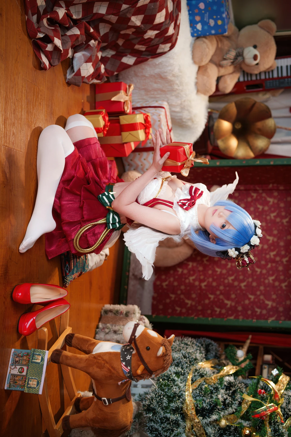 Cosplay Seele麦麦 – 蕾姆 圣诞物语 - P9