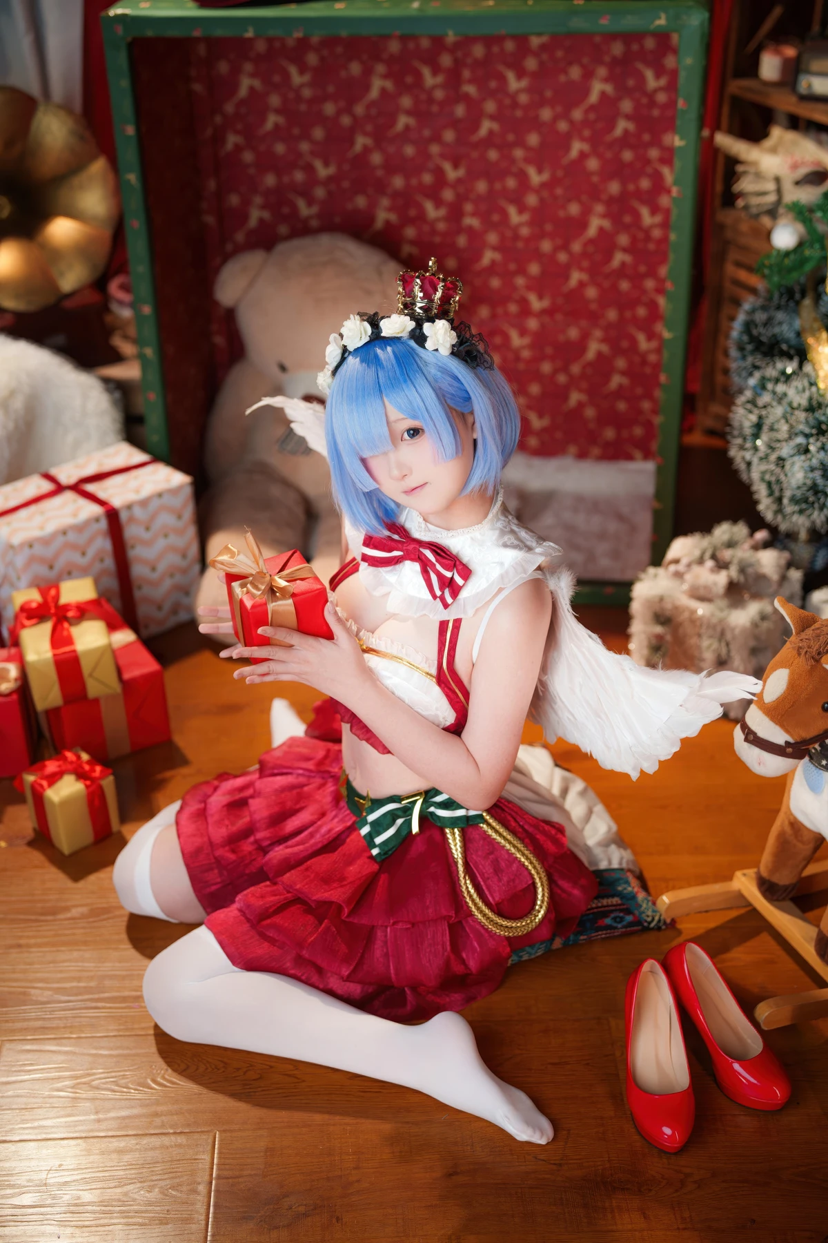 Cosplay Seele麦麦 – 蕾姆 圣诞物语 - P11