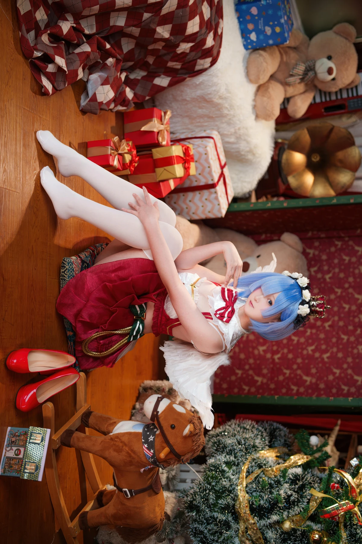 Cosplay Seele麦麦 – 蕾姆 圣诞物语 - P12