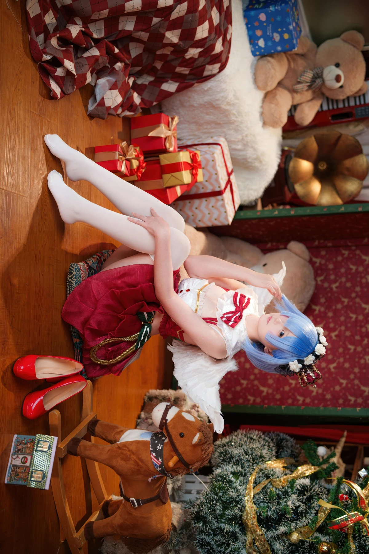 Cosplay Seele麦麦 – 蕾姆 圣诞物语 - P13