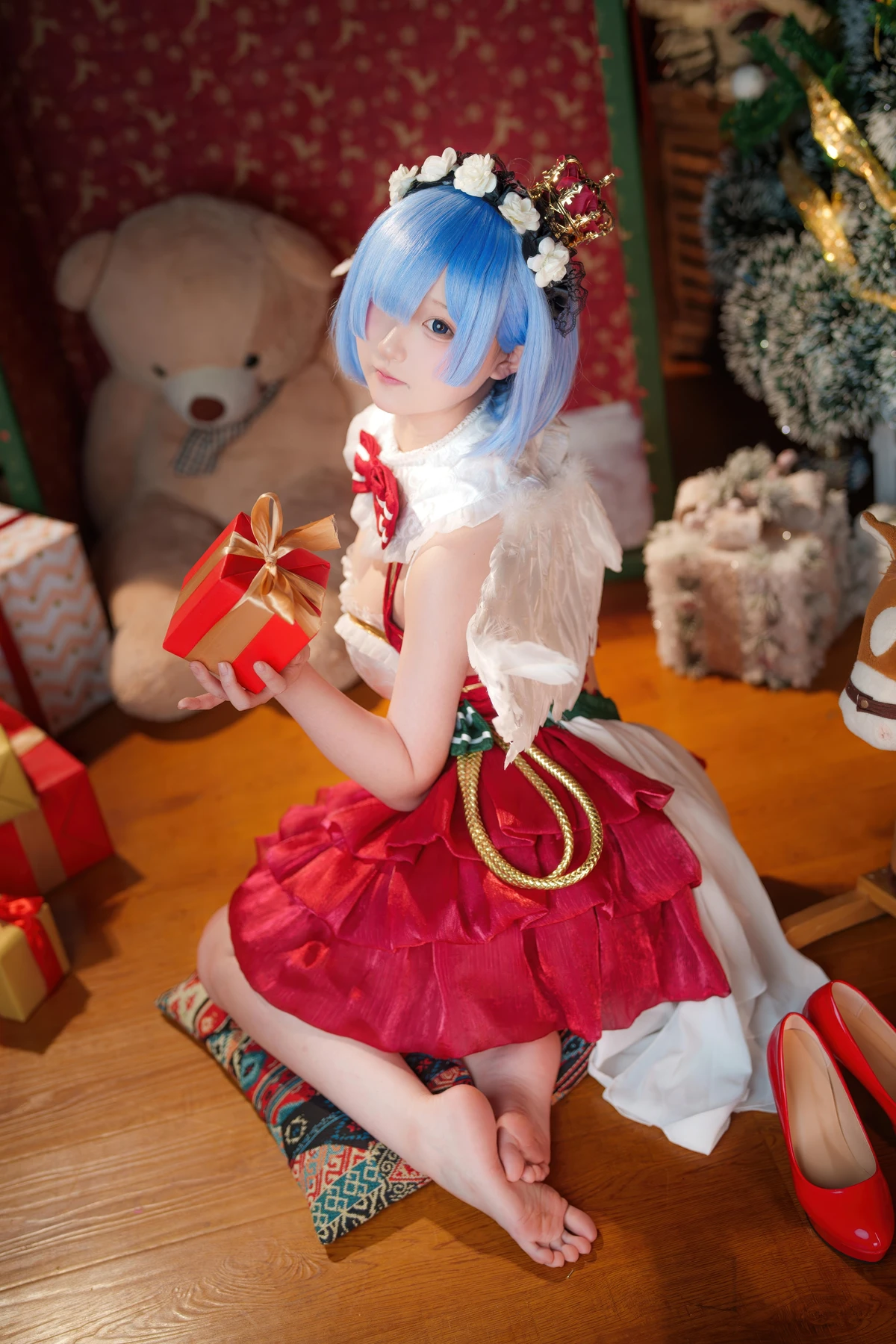Cosplay Seele麦麦 – 蕾姆 圣诞物语 - P16
