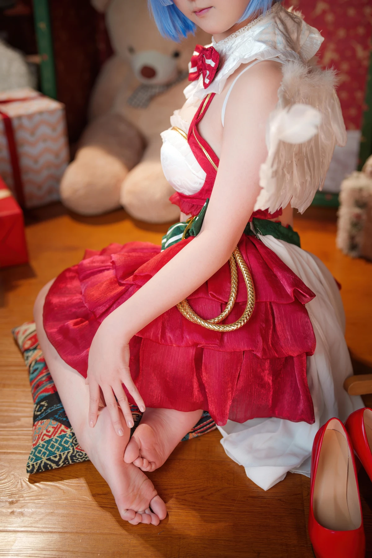 Cosplay Seele麦麦 – 蕾姆 圣诞物语 - P17