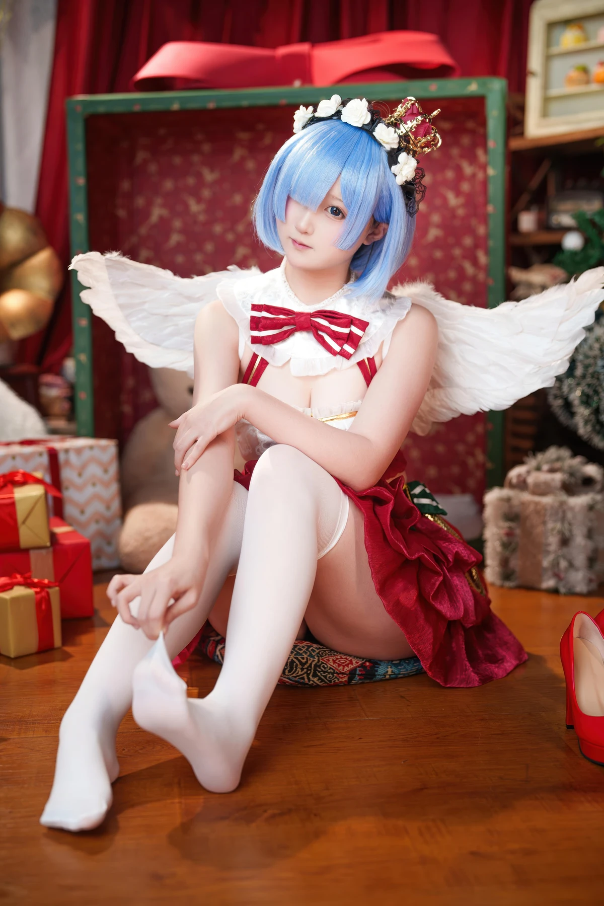 Cosplay Seele麦麦 – 蕾姆 圣诞物语 - P1
