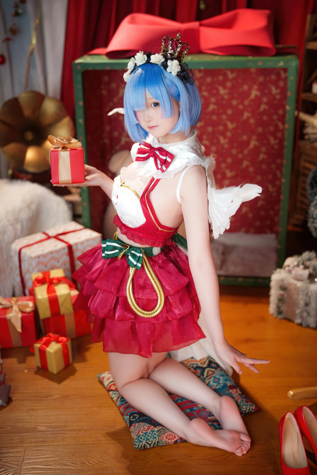 Cosplay Seele麦麦 – 蕾姆 圣诞物语 - P20