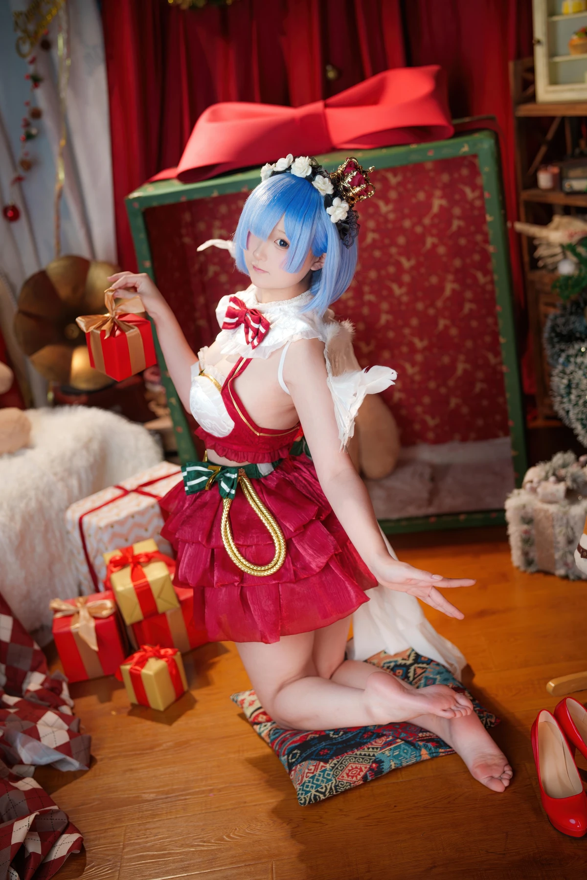 Cosplay Seele麦麦 – 蕾姆 圣诞物语 - P21