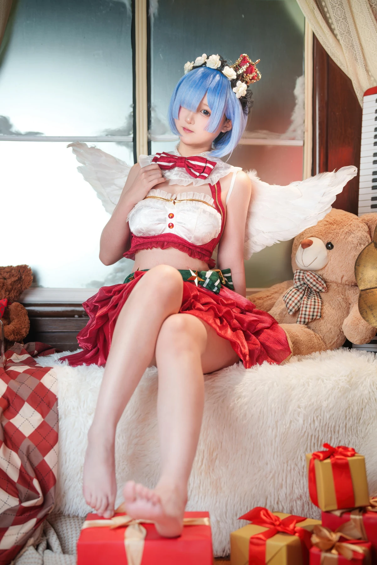 Cosplay Seele麦麦 – 蕾姆 圣诞物语 - P28