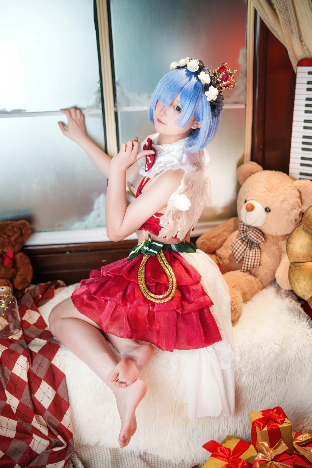 Cosplay Seele麦麦 – 蕾姆 圣诞物语 - P30