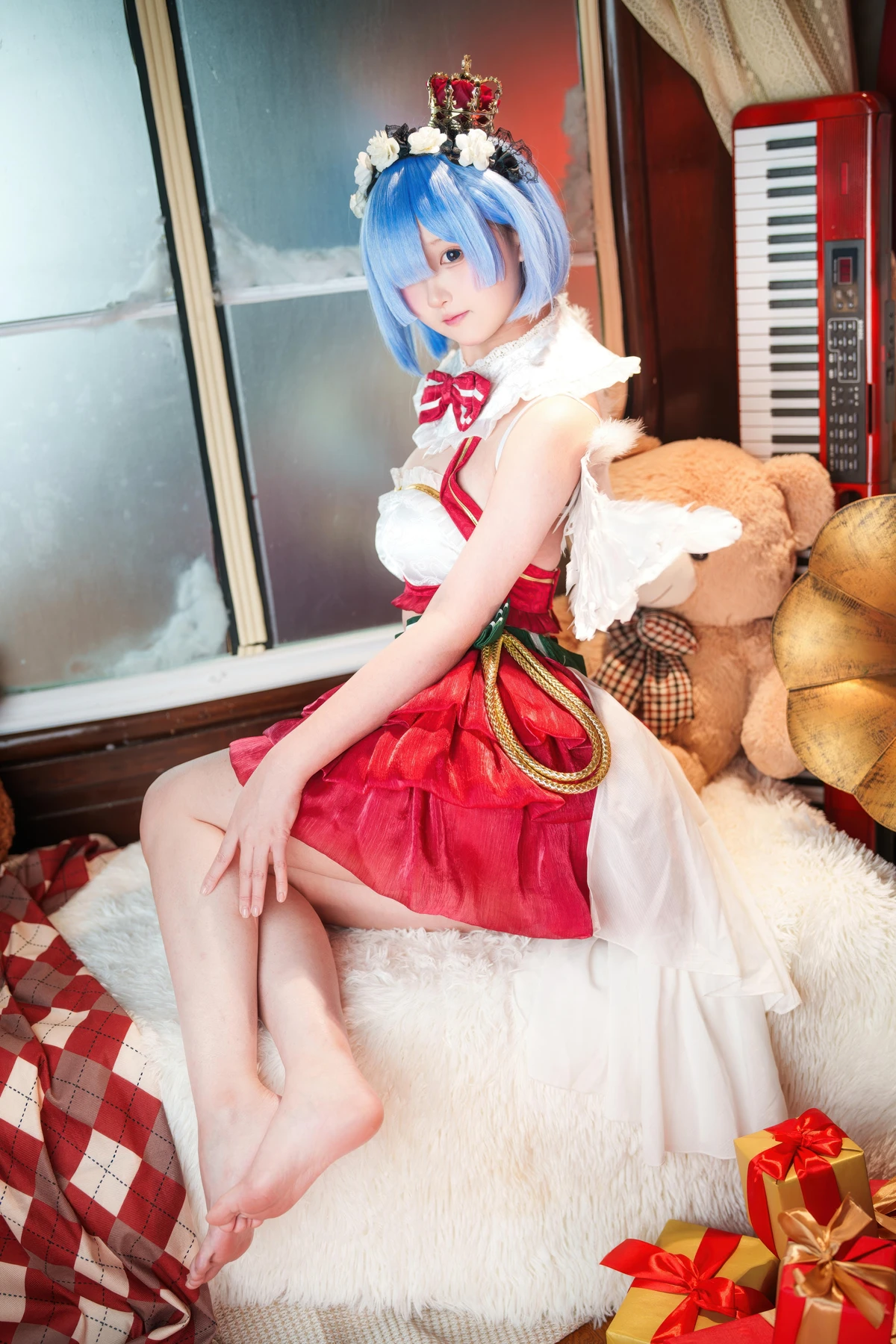 Cosplay Seele麦麦 – 蕾姆 圣诞物语 - P31