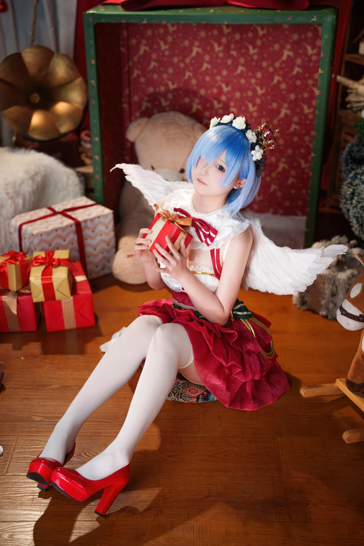 Cosplay Seele麦麦 – 蕾姆 圣诞物语 - P6