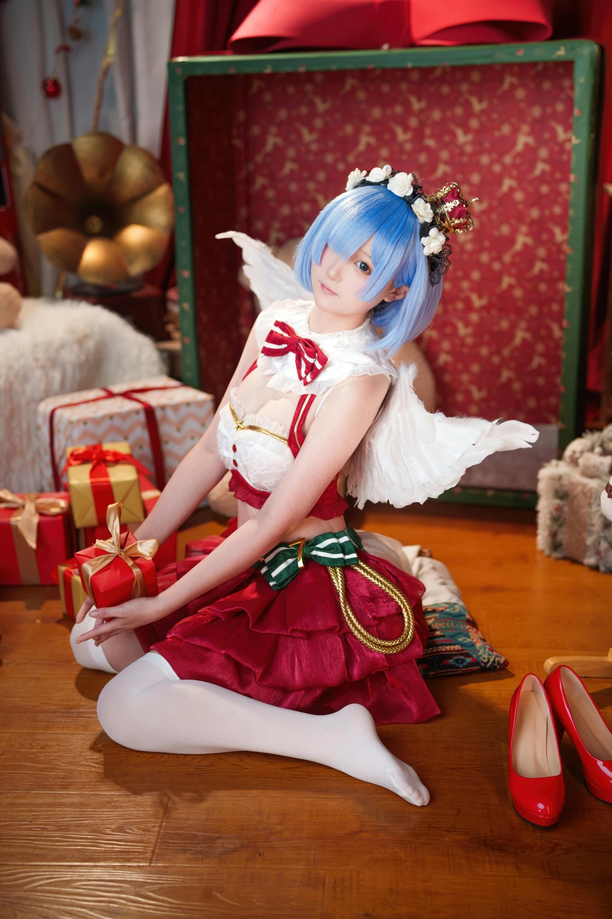 Cosplay Seele麦麦 – 蕾姆 圣诞物语 - P8