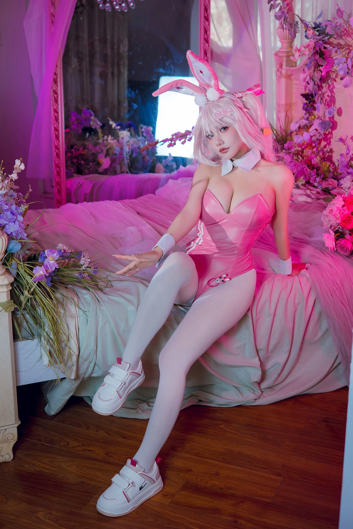 Cosplay 是一只熊仔吗 – Nikke爱丽丝兔女郎 - P43
