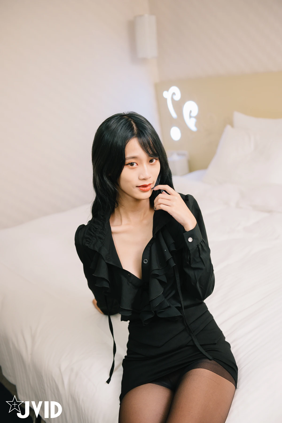 JVID 韓芳語 – DesireVol.極正大奶大學新鮮人芳語.下班後的情色指導 - P11