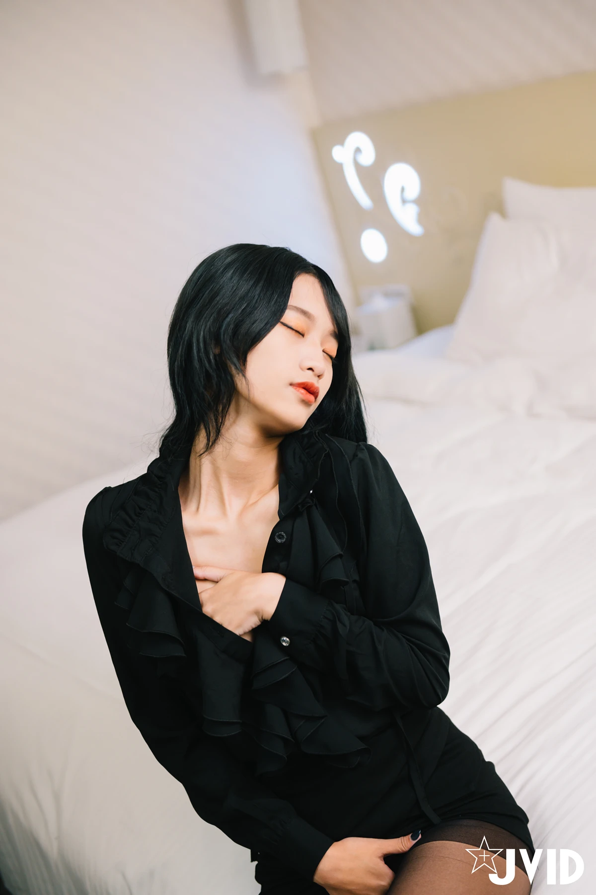 JVID 韓芳語 – DesireVol.極正大奶大學新鮮人芳語.下班後的情色指導 - P13