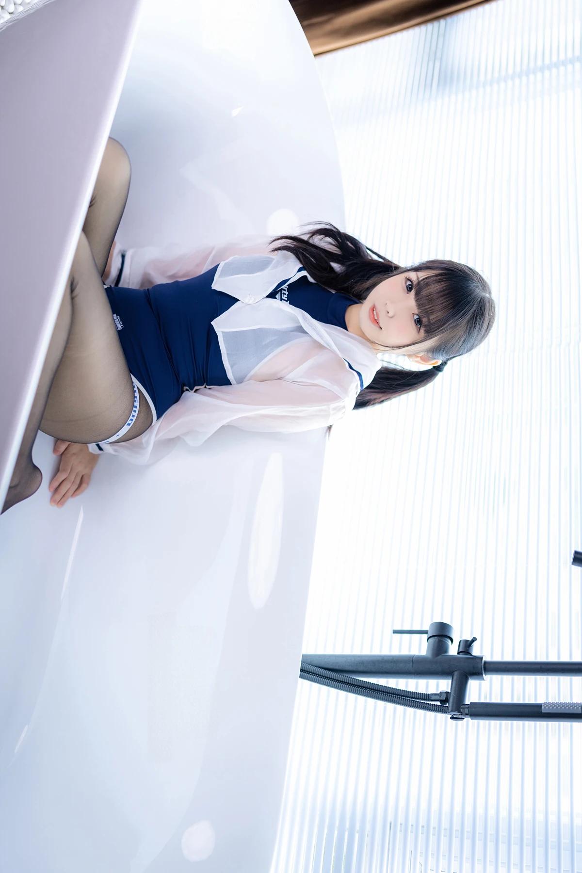 Cosplay 十万珍吱伏特 – 香川澪 碧波·浴缸死库水 - P1